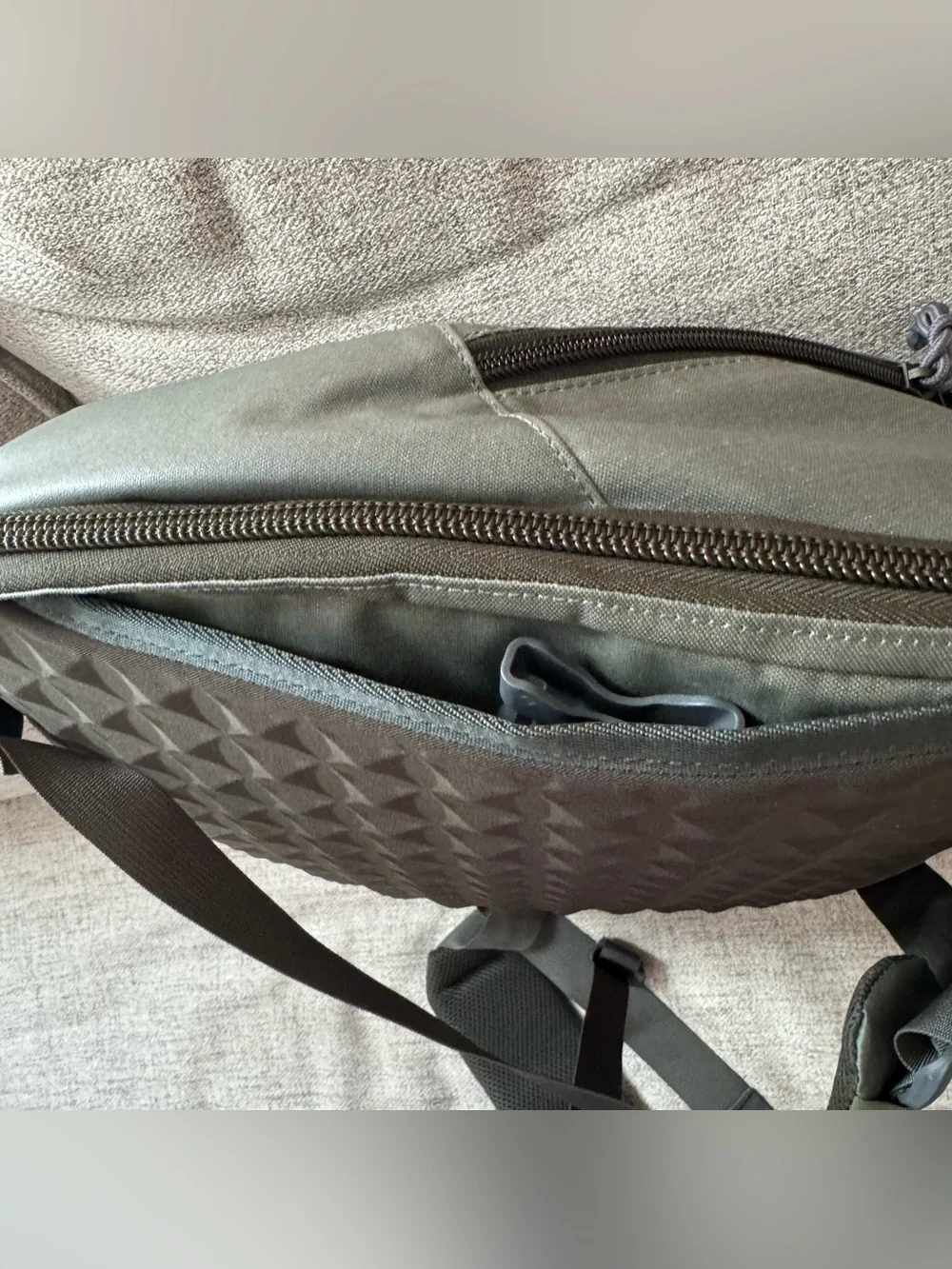 VERTX Keryx Sling Bag F1-VTX5009